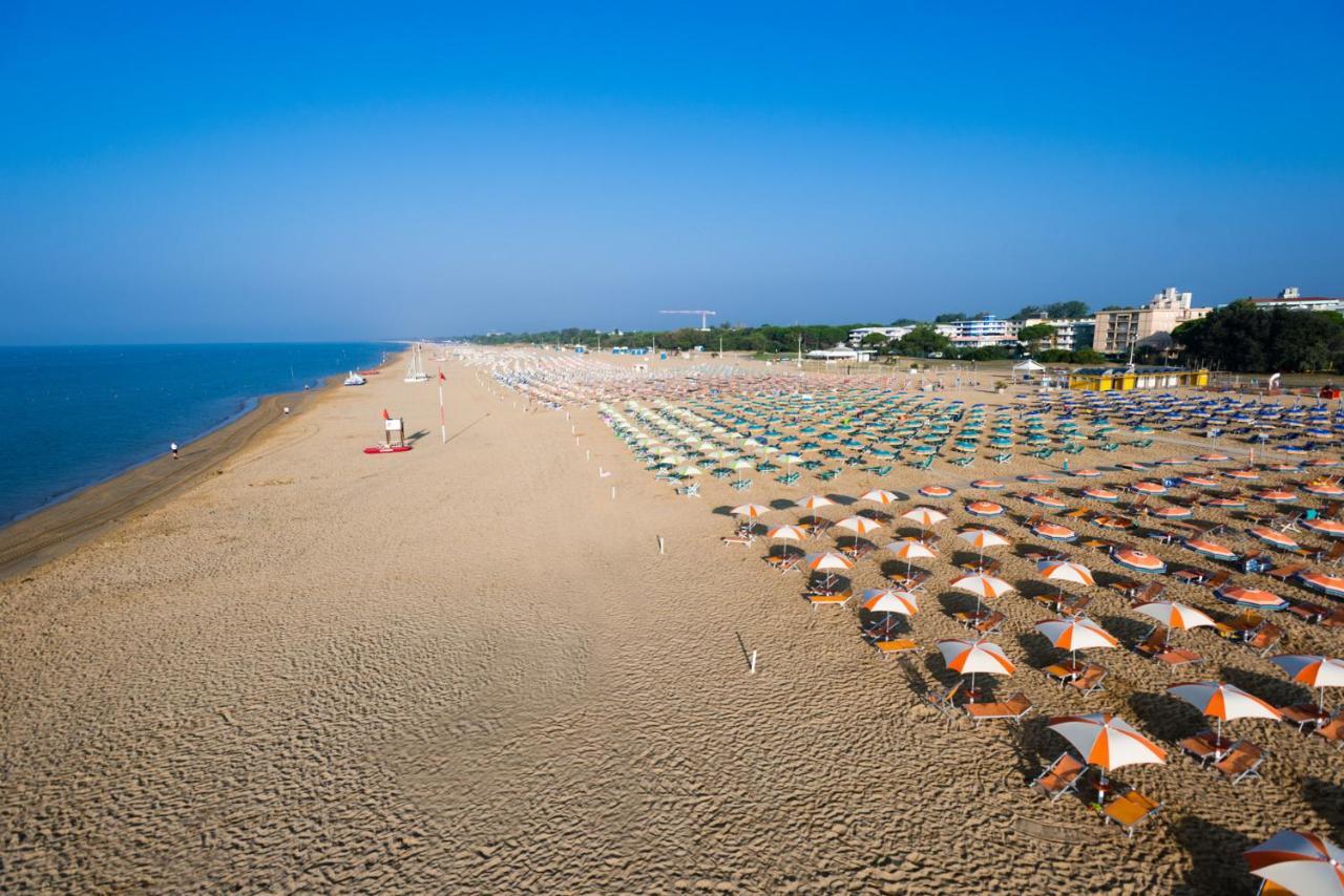 Residence Le Zattere Bibione Exterior photo